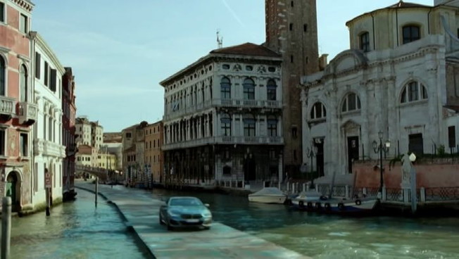 Bmw presenta spot Serie 8 e annuncia partnership con Venezia