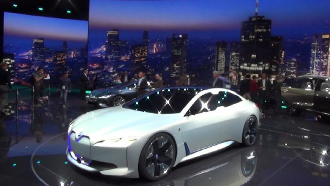 Bmw scommette su auto elettriche, 25 nuovi modelli entro il 2025