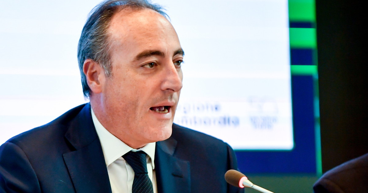 "Contagi, lungo periodo di crescita". L'Italia si spaventa: positivi e ricoverati "in parità"