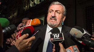 "Scendete subito da quei treni, non portate qui il virus del Nord Italia". Emiliano, l'appello ai pugliesi