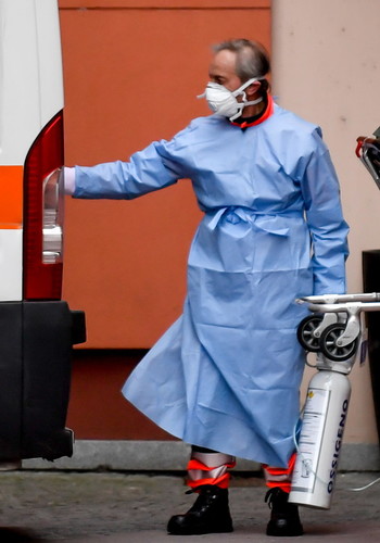 Fonti anonime dagli ospedali: "Scenario da guerra batteriologica, la catastrofe". Coronavirus, oltre ogni immaginazione