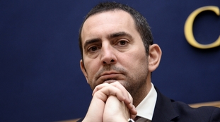 Spadafora prova a sospendere la Serie A. Smentito Conte, governo allo sbando