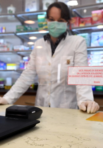Cosa subisce ogni giorno: Vittorio Feltri e il racconto della figlia farmacista, l'ultima ruota del carro