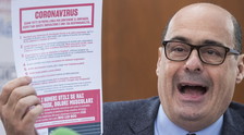 "Guarito e subito immunizzato". Coronavirus, sparata e retromarcia di Zingaretti: leader o scienziato?