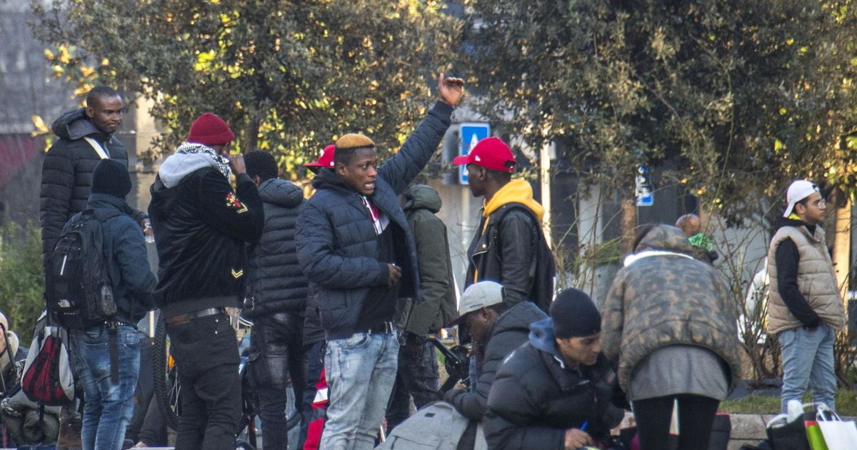 I buoni spesa? Altro schiaffo del governo agli italiani: le percentuali, ecco quanti ne vanno agli immigrati
