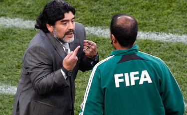 Diego Maradona nella sua nuova veste elegante