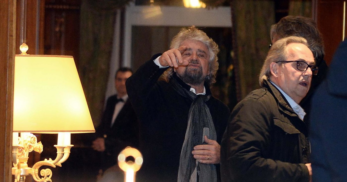 Beppe Grillo sapeva del coronavirus? "Mascherina e ...