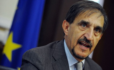 L'ex ministro della Difesa