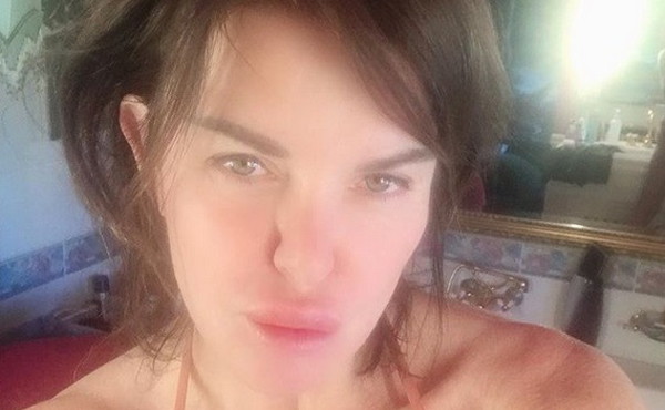 Fa il compleanno? Alba Parietti si spoglia: a 59 anni così, un pazzesco miracolo della natura