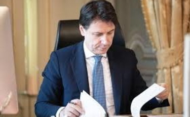 Conte tra le carte