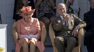 Filippo di Edimburgo morto? Pernacchione ai gufi: foto clamorosa, com'è oggi il principe a 99 anni suonati | Guarda