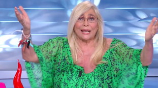 Due poveracci. Venier furiosa, rissa in Rai con Timperi e Ippoliti: retroscena Striscia, il post di fuoco (poi rimosso)