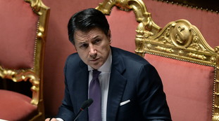 Liquidatore del Paese. Conte parla alla Camera? Doppio schiaffo: FdI diserta l'aula, la Lega la abbandona