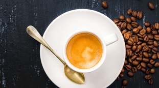 Caffè e tumori, lo studio che rivoluziona ogni paradigma: ben oltre l'assoluzione della tazzina