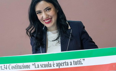 il ministro dell'Istruzione al lavoro