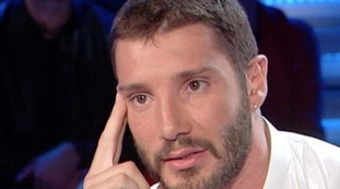 De Martino nel ciclone: il gossip travolge Made in Sud. Non c'entro nulla”. L'ex ballerina parla di Stefano
