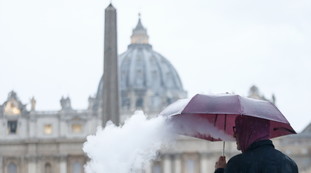 Salvini, la lettera a Ratzinger. Fonti dalle sacre stanze: Svolta nei rapporti tra Vaticano e Lega