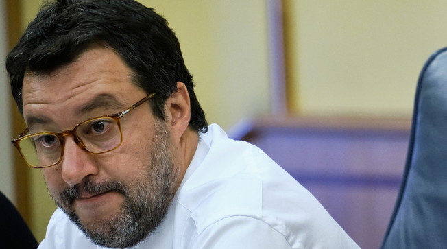 Sì al Mes? Un minuto dopo che vinco le elezioni.... Italia in pericolo, Salvini rivela lo sporco ricatto dell'Europa