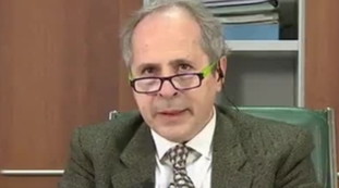 Come saranno i focolai in autunno. Coronavirus, Crisanti e lo scenario-horror: nel mirino c'è Zangrillo?