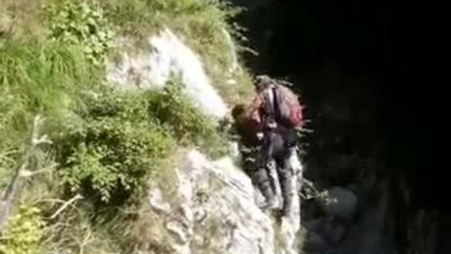 Mauro Corona, fuori da #Cartabianca scala montagne a mani nude: