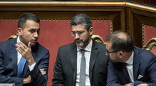 "Pronti a governare con il Cav". Gola profonda dal vertice dei ministri: M5s allo sbando