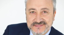Berlusconi? No, l'unico bacio al boss mafioso è del Pd: quest'uomo e lo scandalo su cui la sinistra tace