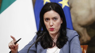 Statico o dinamico?. Voci dal ministero, barzelletta-Azzolina: ecco l'ultimo tarlo del ministro grillino