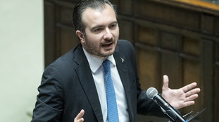 Berlusconi vuole suicidarsi?. Molinari, dalla Lega un (chiarissimo) messaggio al leader di Forza Italia