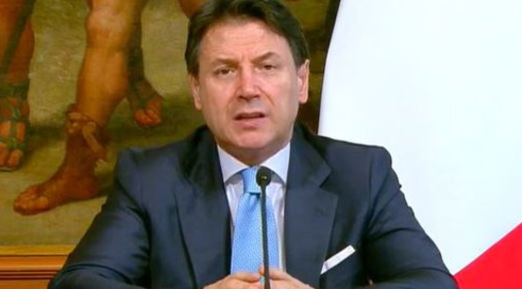 In smart-working altri sei mesi. Coronavirus, Conte proroga lo stato d'emergenza: le conseguenze dei pieni poteri