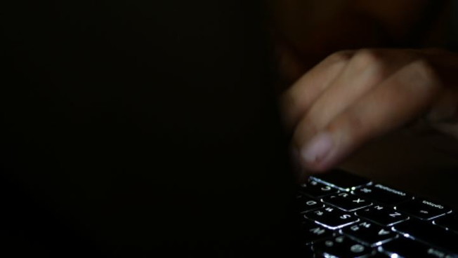 Pedopornografia, denunciati 20 minorenni in Toscana: