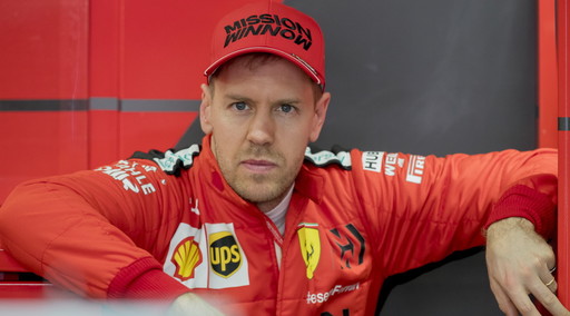 “Pagatelo per non correre”. Ferrari, la bomba del grande ex su Vettel: perché è distruttivo per Leclerc