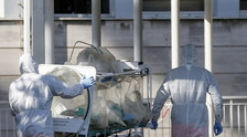 "Nessun legame con loro". Virus, spunta il focolaio atipico: Italia tormentata per la caccia all'untore