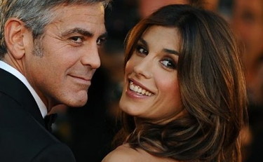Clooney e Canalis apriranno la sfilata