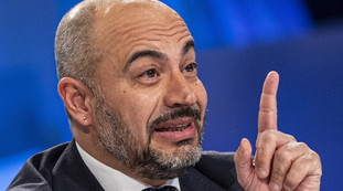 Pronto ad allearmi pure con lui. Gianluigi Paragone disposto a tutto: ecco il suo piano