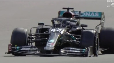 Hamilton è leggenda: vince (letteralmente) con tre ruote. Fortuna-Leclerc: bucano tutti, podio a sorpresa