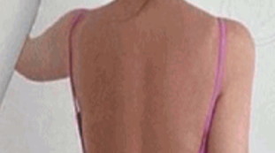Sexy vero? Non avete visto la sua faccia. La top model più brutta del mondo. Sconcertante: la insultano | Guarda
