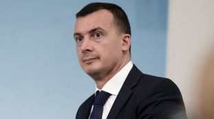 Togliere potere a Casalino. Retroscena Di Maio: il gioco sporco alle spalle di Conte