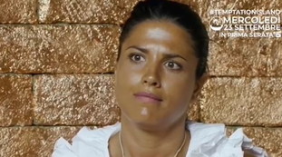 Per me lei è l'antidonna. Temptation, mai accaduto prima: Speranza costretta ad ascoltare il fidanzato, umiliazione in diretta | Video