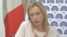 Non ho la presunzioni per farlo, però.... Mattarella faccia qualcosa, Giorgia Meloni spara ad alzo zero