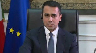 Sulle Regionali si poteva fare di più. Di Maio silura Crimi: volano stracci all'interno del Movimento