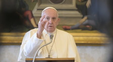 "Becciu solo l'ultimo tassello". Crolla il Vaticano, altri sei nomi nel mirino del Papa: si mira in altissimo