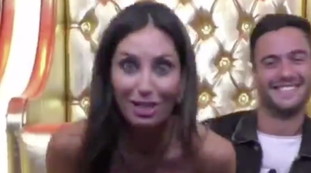 Alfonso!. Gregoraci furiosa con Signorini: il filmato compromettente con Pretelli che non doveva andare in onda | Video