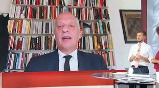 Vai a cercarti un lavoro, come li paghi i mutui?. Peter Gomez mai visto prima: brutalizza Matteo Renzi | Video