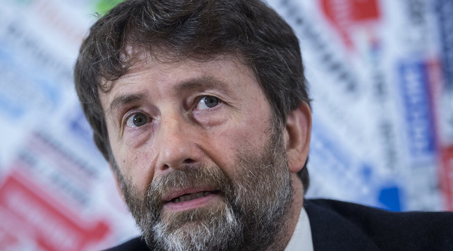 Vertice urgente. Il Pd convoca Conte. Dopo De Luca, la slavina Franceschini: Subito nuove misure nazionali contro il Covid