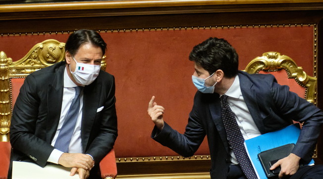 Lockdown sì, lockdown no. Governo e virus, lite nel pieno della notte e dalla riunione spunta una nuova ipotesi