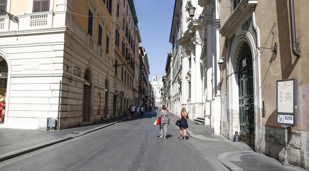 Nuovo dpcm entro lunedì. Indiscrezioni, le misure: quali negozi chiudono, nodo-coprifuoco, lavoro stravolto
