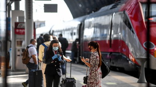 "Cosa sanno Trenitalia e Italo?". Dago, scoperta-choc: se prenotate un treno dopo il 12/12...