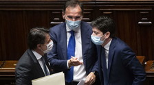 "Responsabilità penali attribuibili allo Stato". Guai in vista per Conte e il governo: si muovono i pm