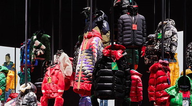 Moncler e Rick Owens lanciano la collezione in pullman per Milano