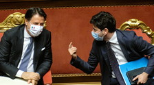 "Togliere la tentazione agli italiani". Indiscreto: "lockdown mascherato", chi ha convinto Conte